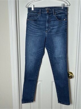 Abercrombie & Fitch High Rise Super Skinny Jeans Dark Wash Size 31 / 12